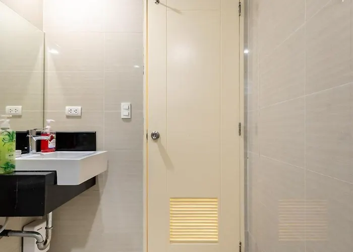 Minimalist Haven 3br Unit At Mckinley Hill Apartment *