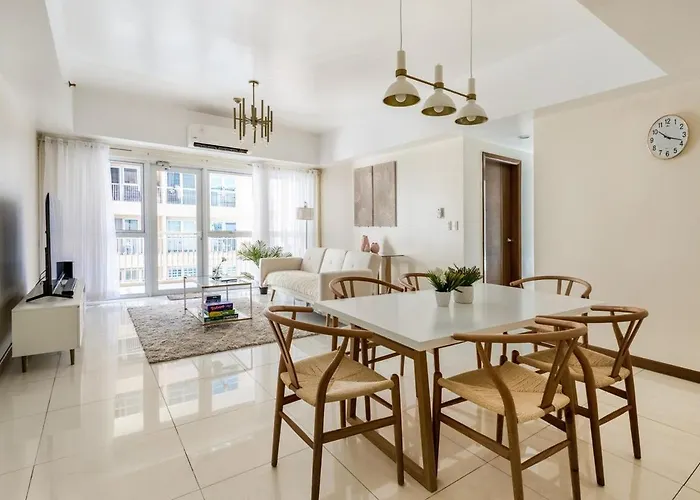 Minimalist Haven 3br Unit At Mckinley Hill *