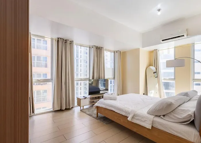 Minimalist Haven 3br Unit At Mckinley Hill *