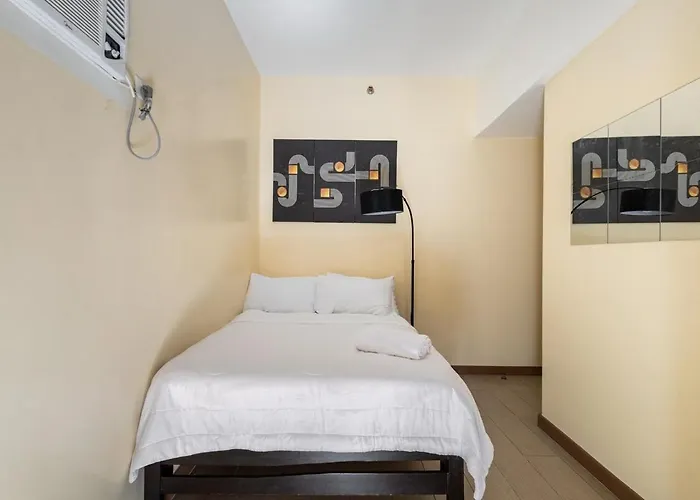 Minimalist Haven 3br Unit At Mckinley Hill Apartment *