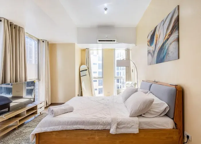 Minimalist Haven 3br Unit At Mckinley Hill *