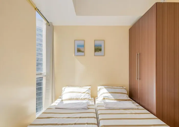 Minimalist Haven 3br Unit At Mckinley Hill Apartment *